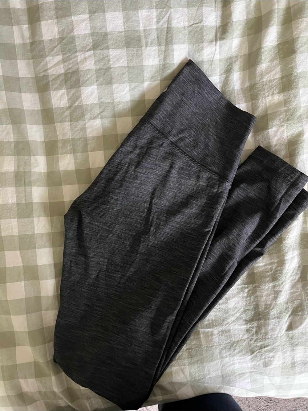 Lululemon wunder under -grey size 4